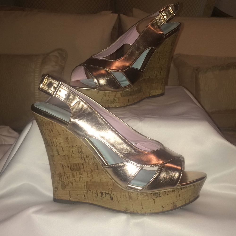 “Diva Glam” Pink Metallic Sling-back Wedge Sandals